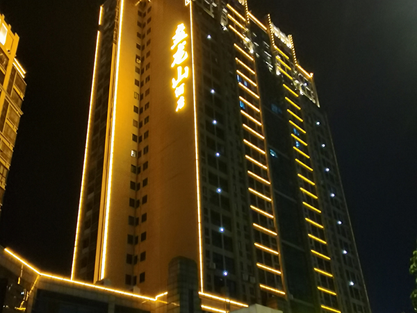 線條燈，空間氛圍感加滿！